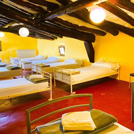 La Casa Magica Hostel Villatuerta Bagian luar foto