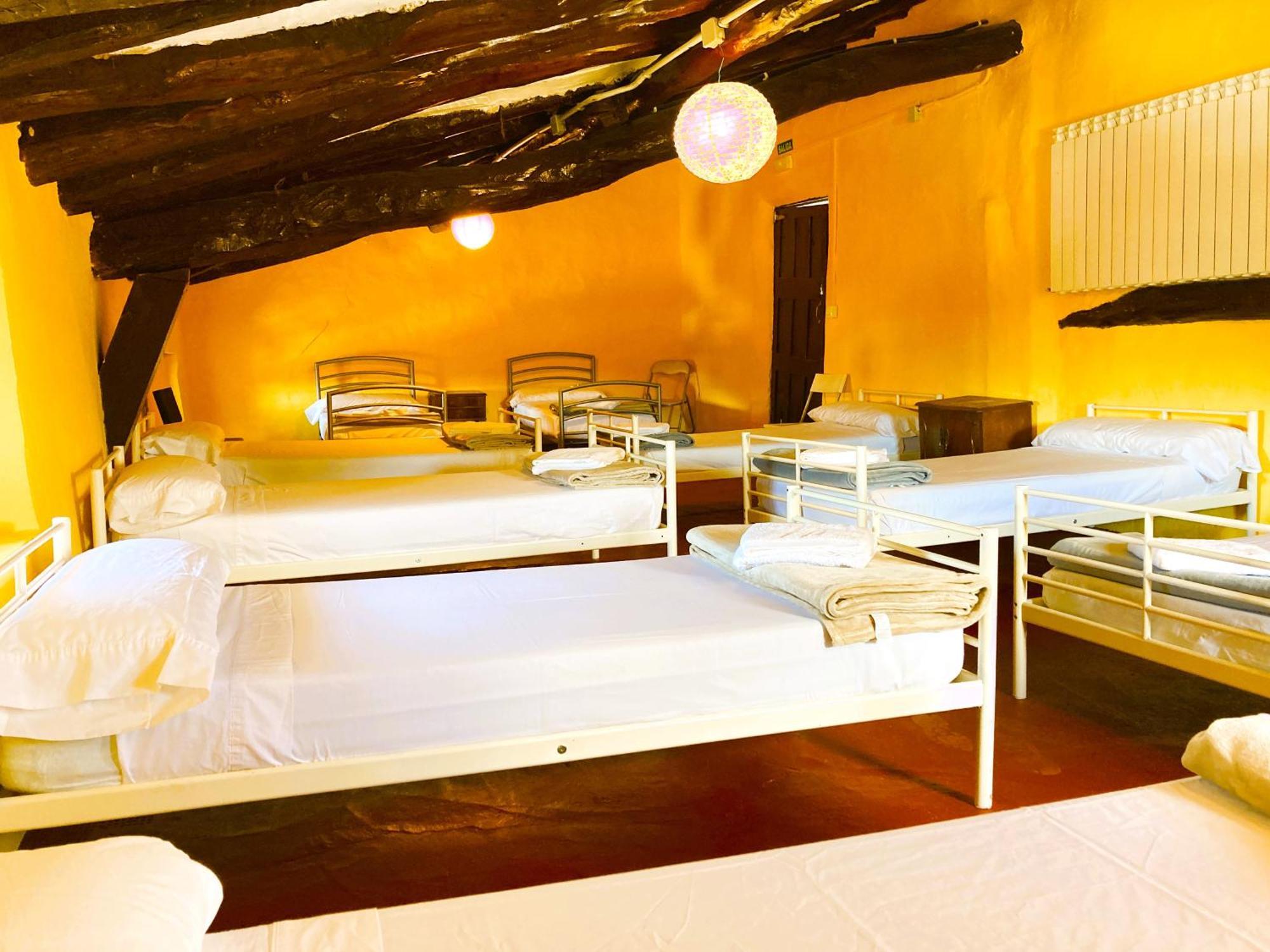 La Casa Magica Hostel Villatuerta Bagian luar foto