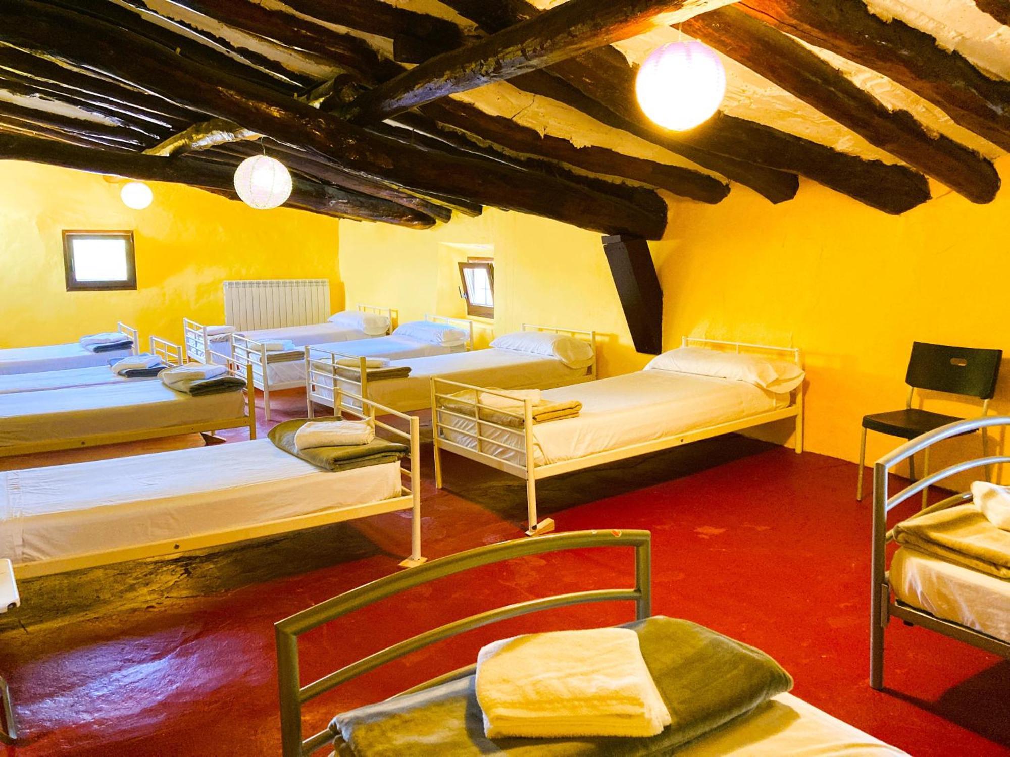 La Casa Magica Hostel Villatuerta Bagian luar foto