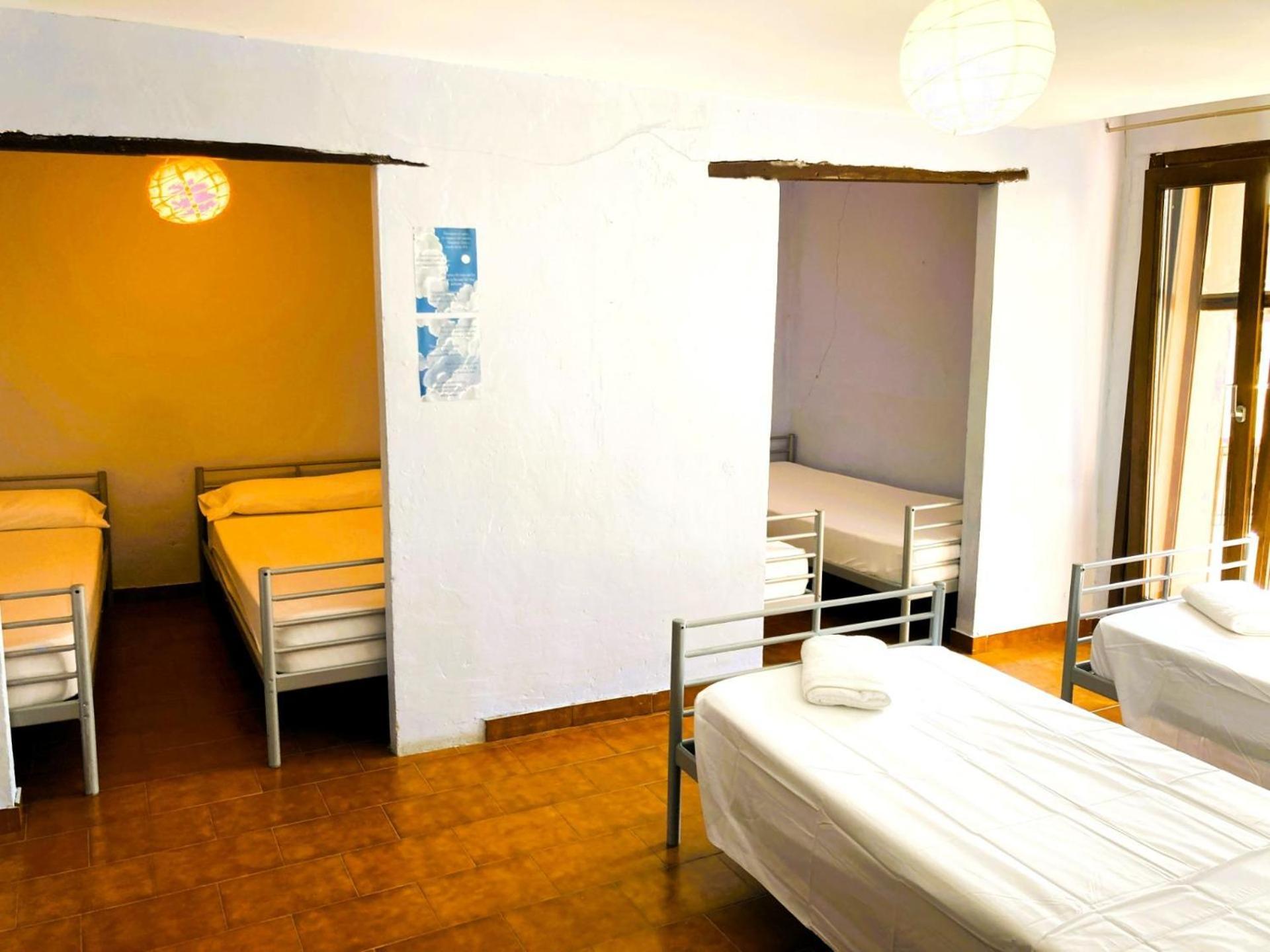 La Casa Magica Hostel Villatuerta Bagian luar foto