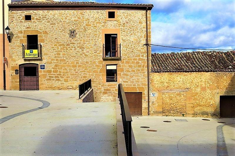 La Casa Magica Hostel Villatuerta Bagian luar foto